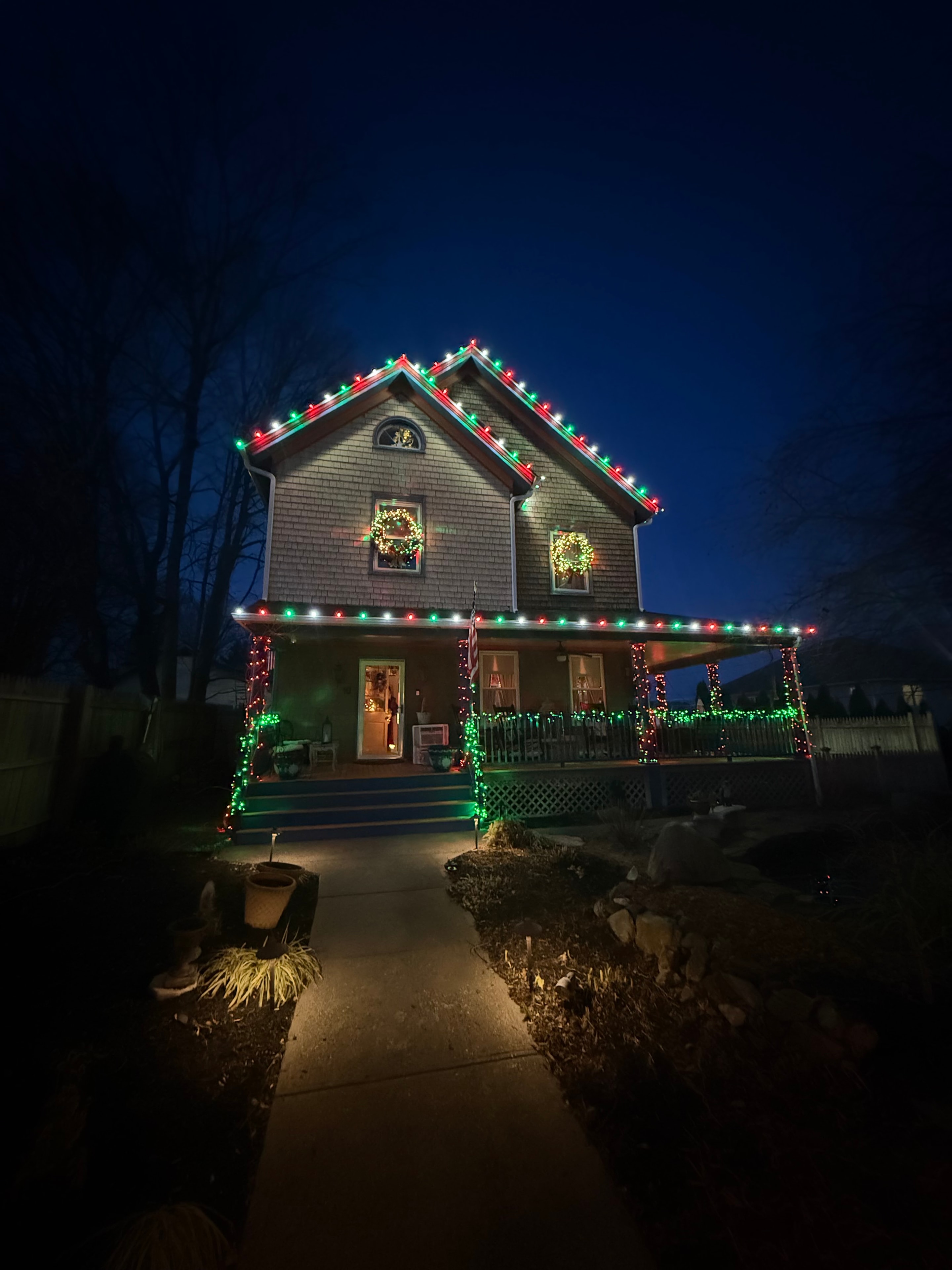 Exterior holiday lighting installation 5